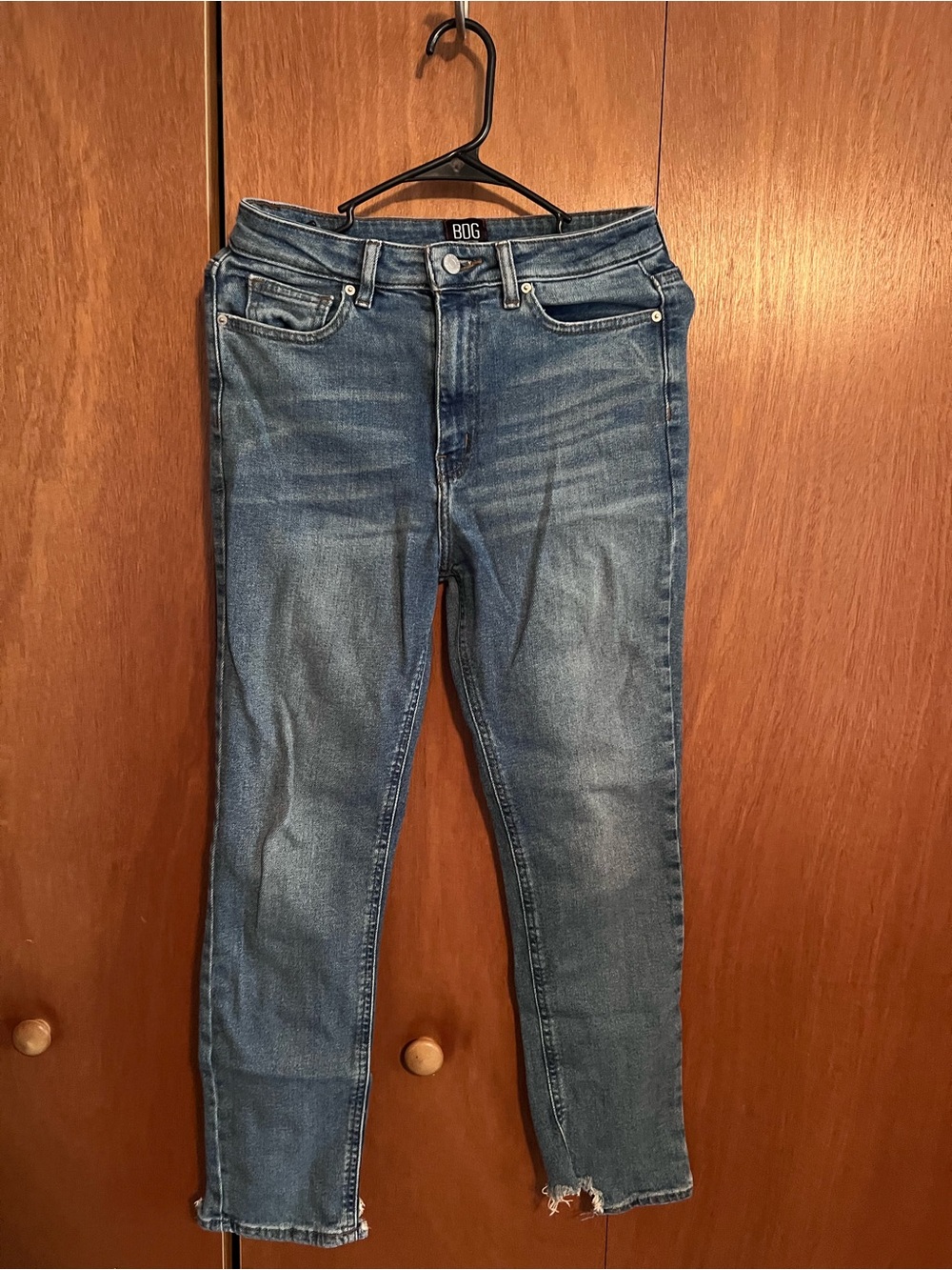 BDG Skinny Jeans in Medium Blue Wash with Frayed Hem